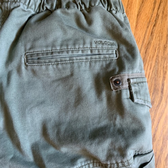 Volcom shorts - Picture 5 of 7